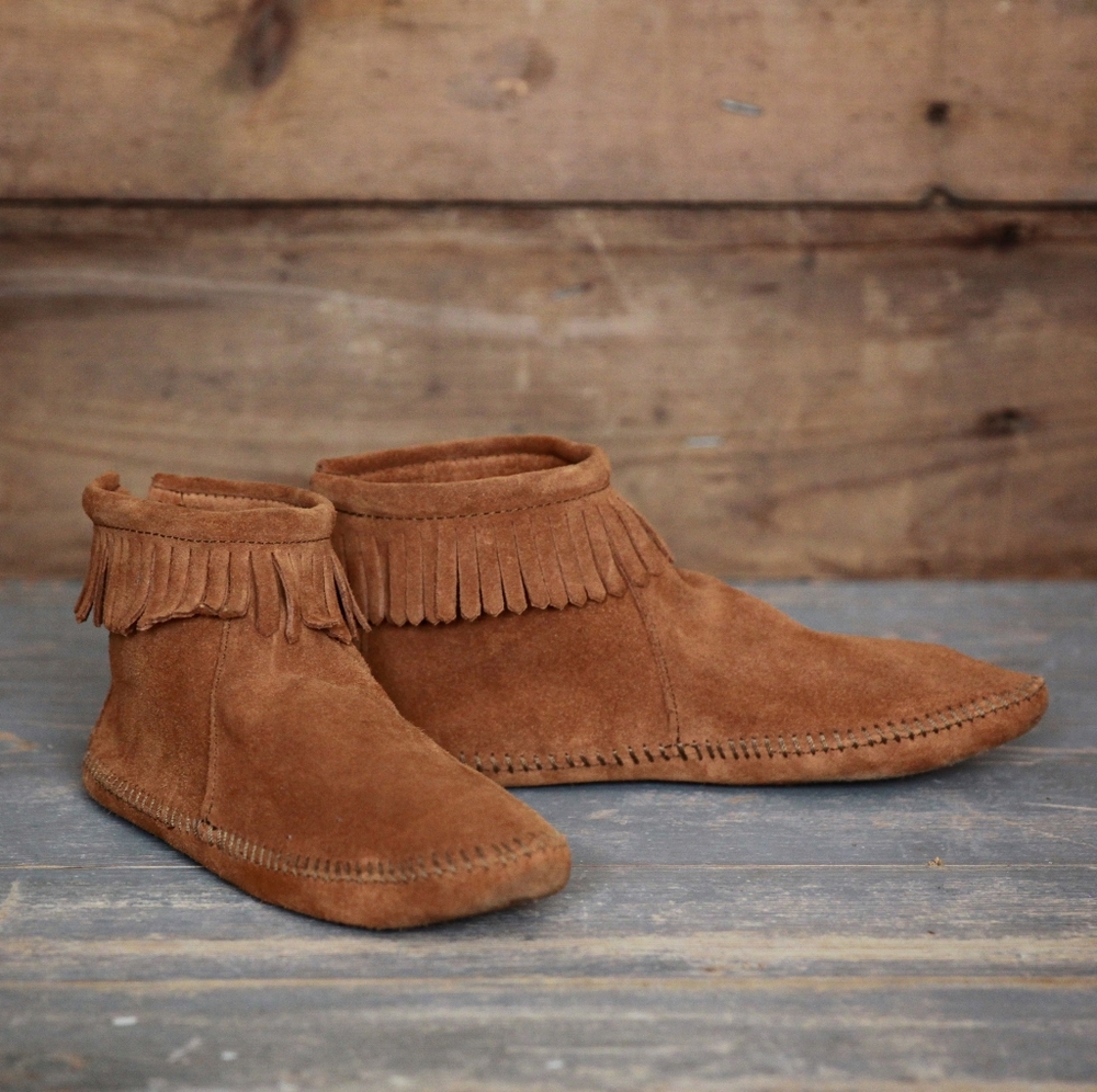 Minnetonka Back Zip Softsole Boot